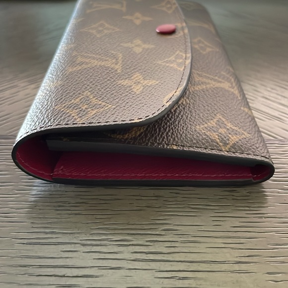 Louis Vuitton Emilie Wallet - Picture 14 of 16